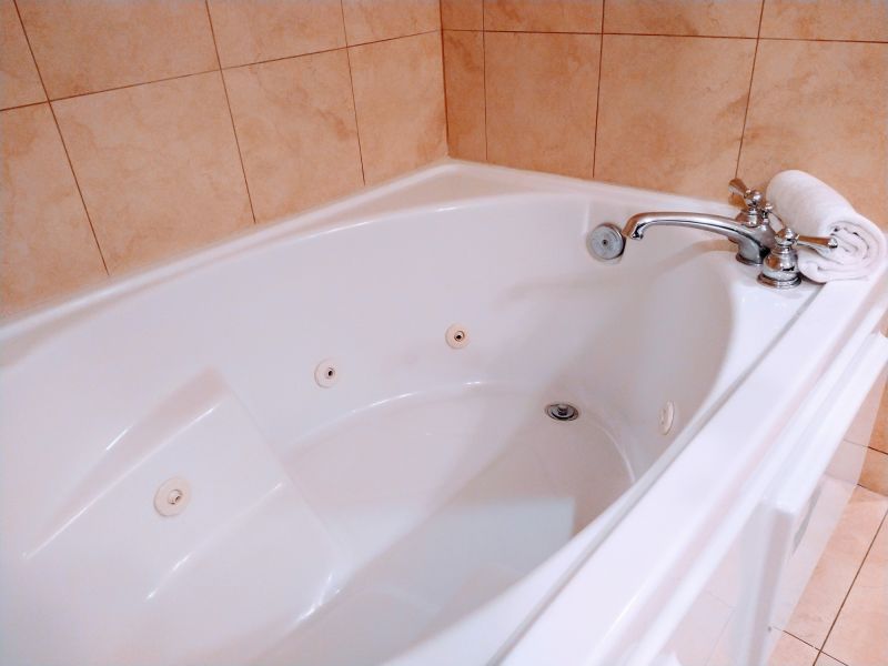 Bathtub and Surrounding Area